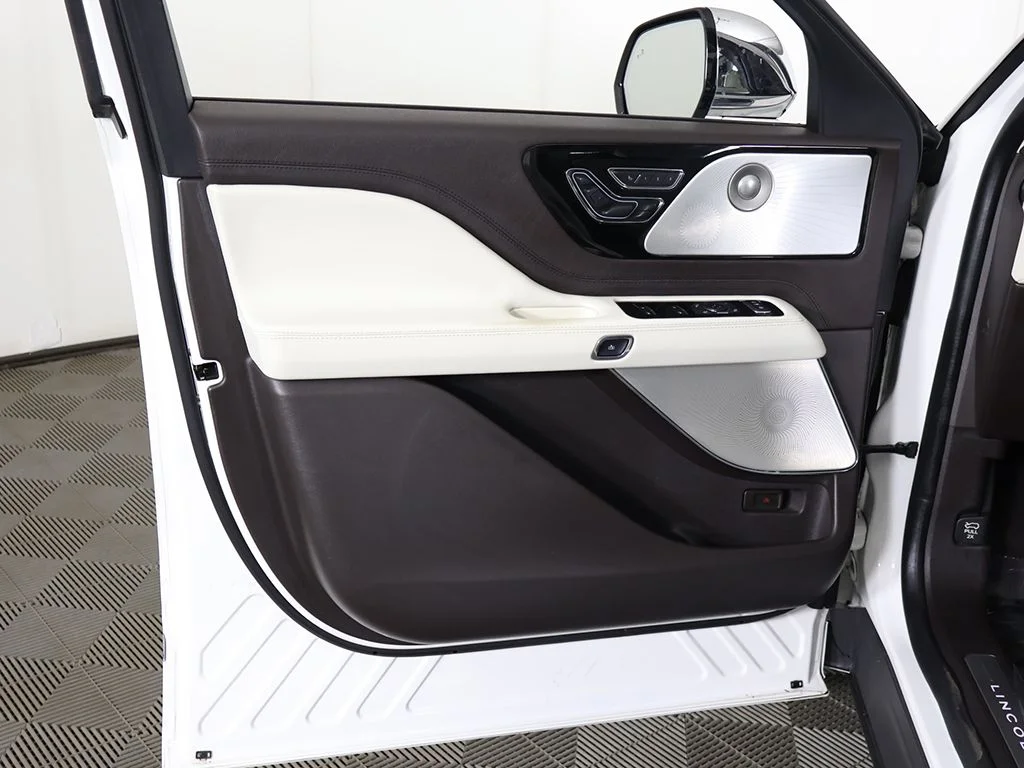 Used 2020 White Metallic Lincoln Black Label image 29