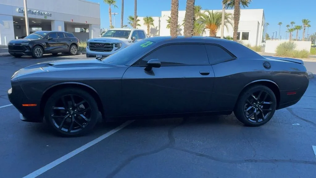 Used 2023 Gray Dodge SXT image 6