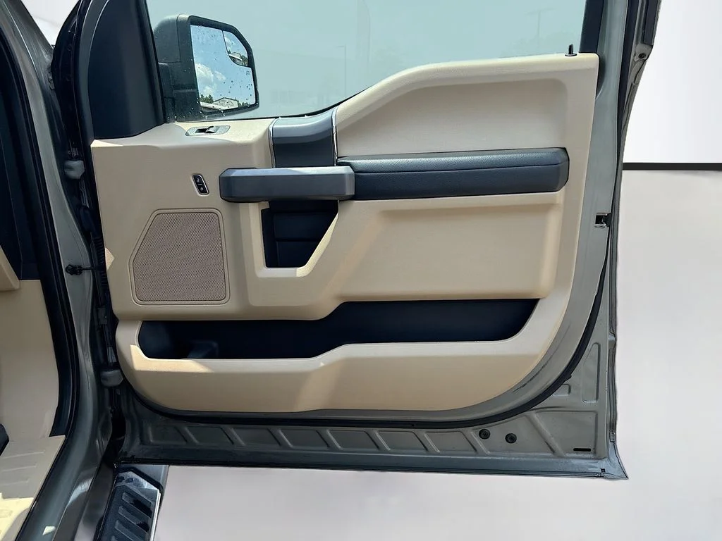 Used 2019 Silver Spruce Metallic Ford XLT image 22
