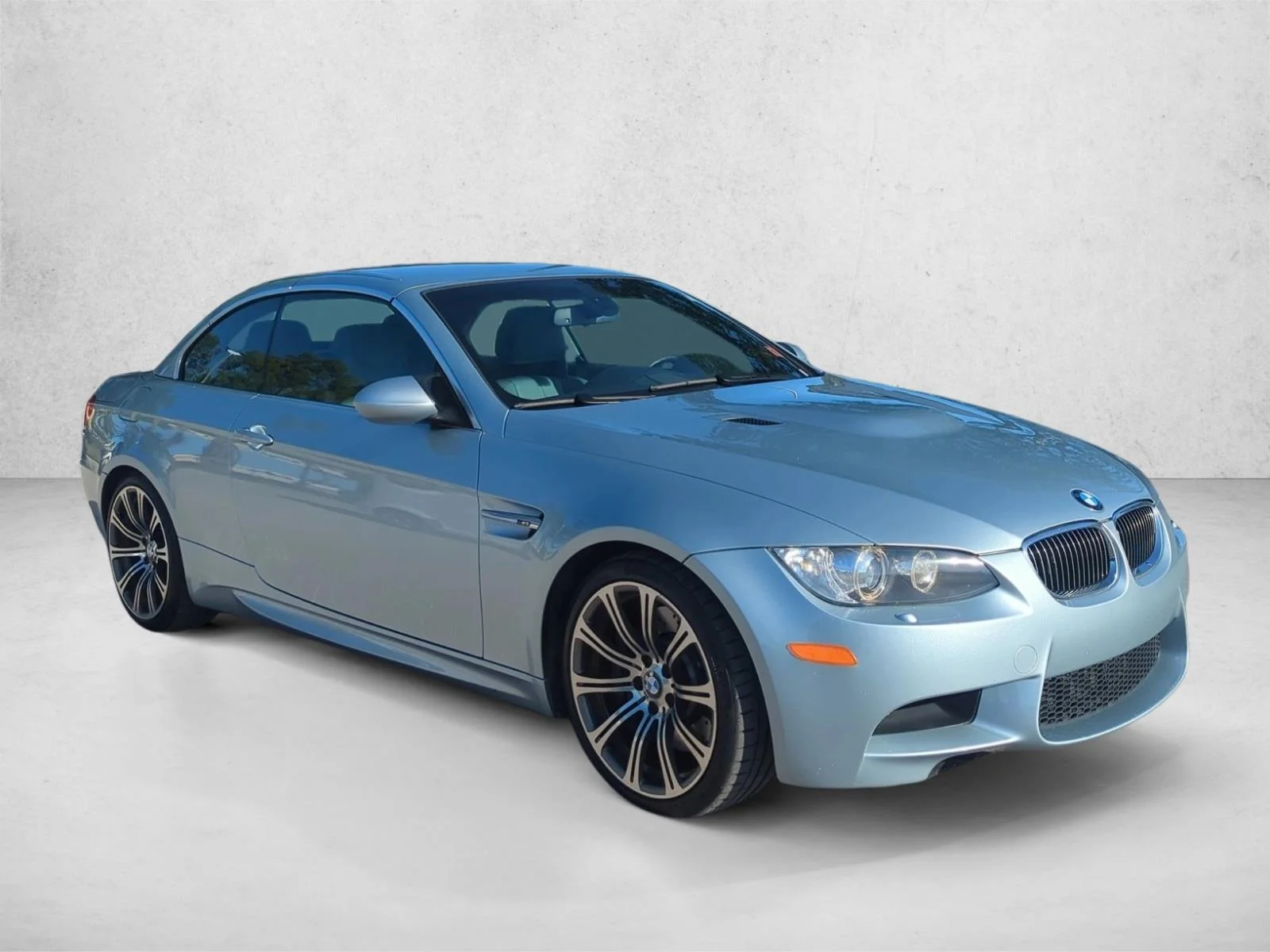 Used 2009 Silverstone Metallic BMW  image 3