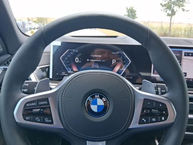 New 2026 Skyscraper Grey Metallic BMW sDrive40i image 8