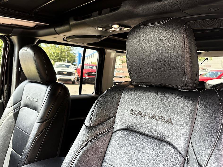 Used 2022 Black Clearcoat Jeep Unlimited Sahara image 17
