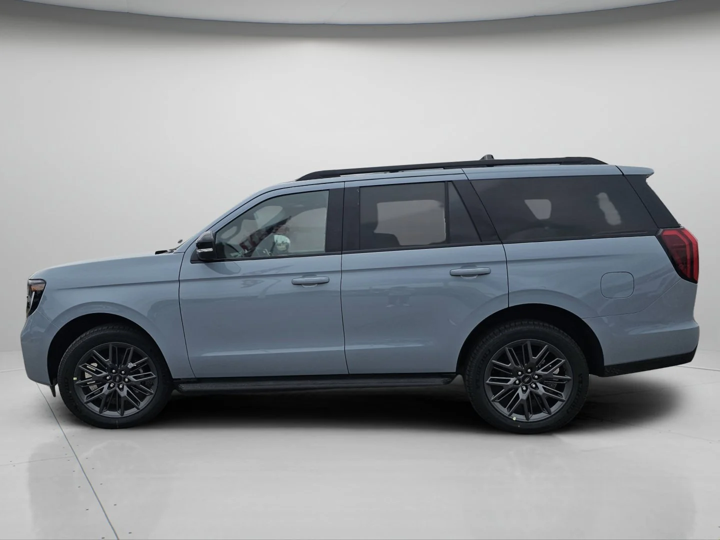New 2026 Glacier Gray Metallic Tri-Coat Ford Platinum image 25