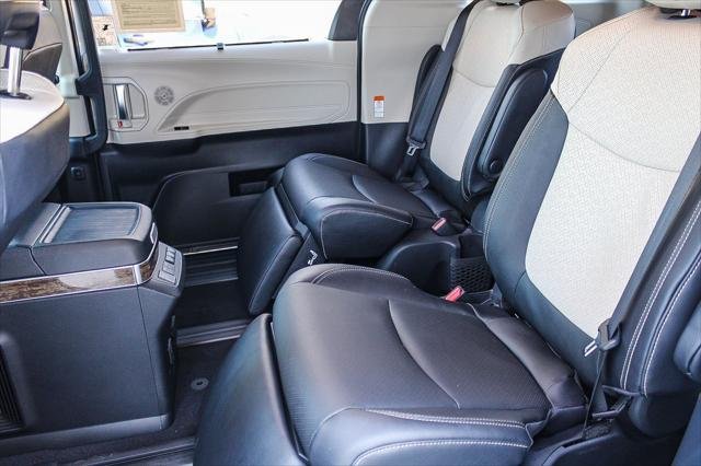 Certified Used 2026 PLATINUM WHITE PEARL MC. Toyota  image 19