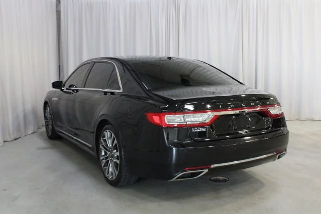 Used 2017 Black Lincoln Select image 23