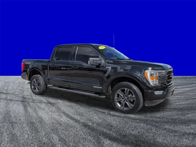 Used 2023 Agate Black Metallic Ford XLT image 2