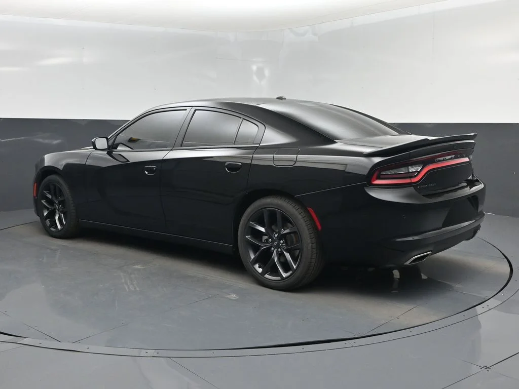 Used 2021 Black Dodge SXT image 4