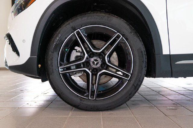 New 2026 Polar White Mercedes-Benz GLA 250 image 45