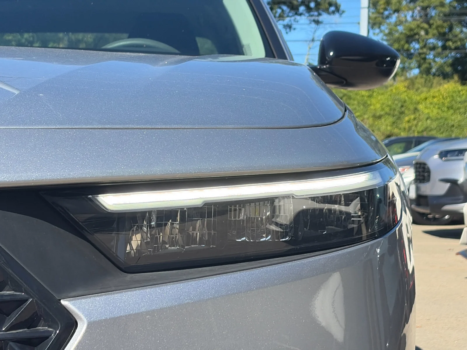 Used 2025 Silver Metallic Honda SE image 9