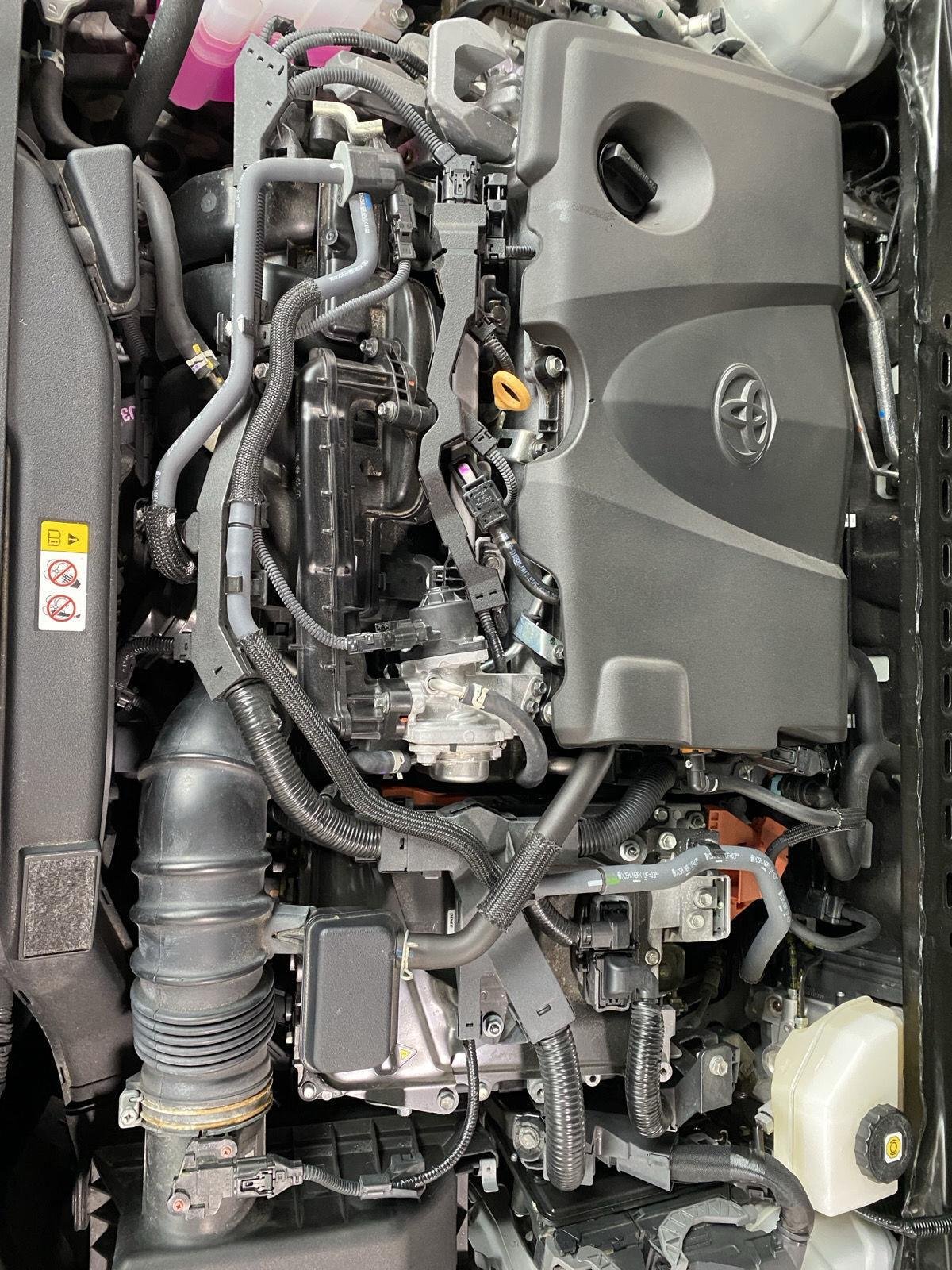 Certified Used 2025 Ice Cap Toyota SE image 9