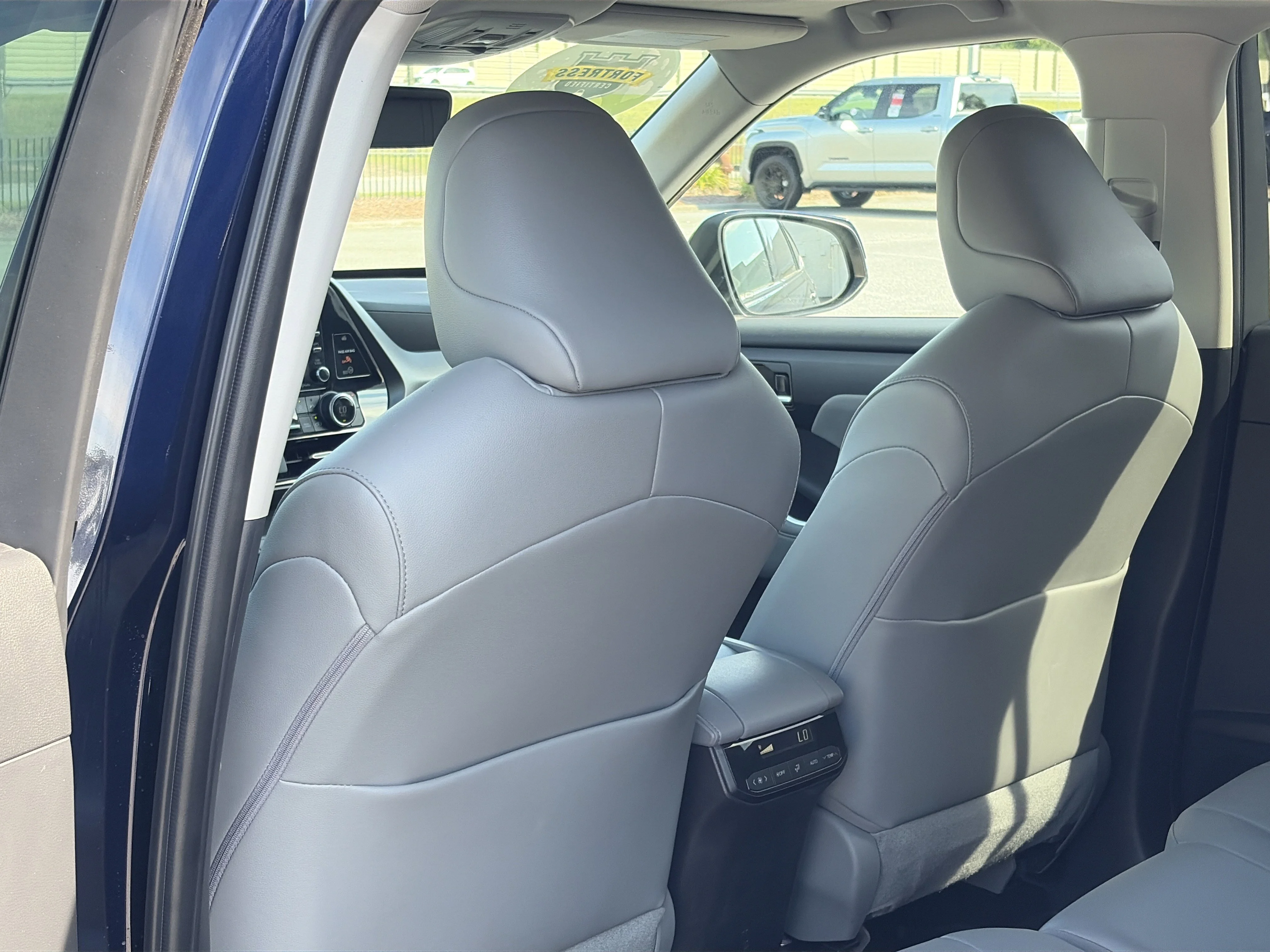 2022 Toyota Highlander XLE - Photo 25