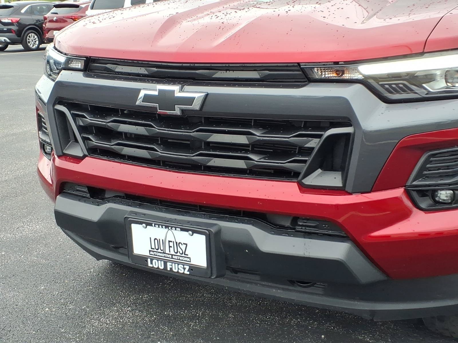 Used 2023 RADIANT RED TINTCOAT Chevrolet 4WD LT image 34