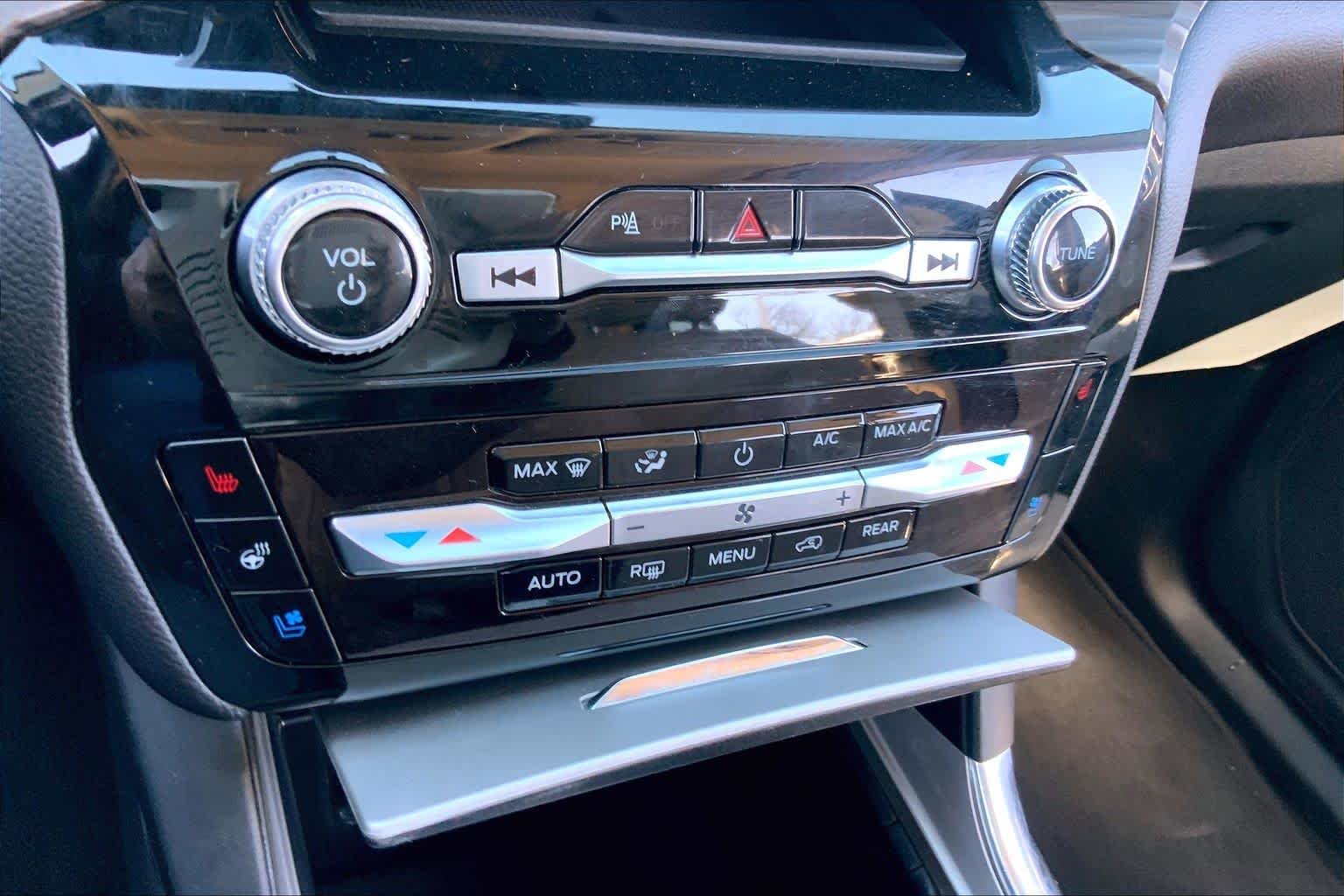 2023 Ford Explorer Limited - Photo 31