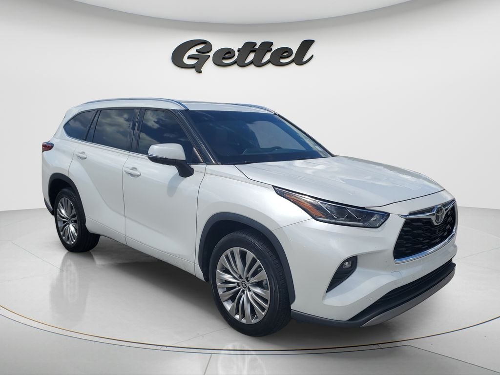 Used 2022 Beige Toyota Platinum image 3