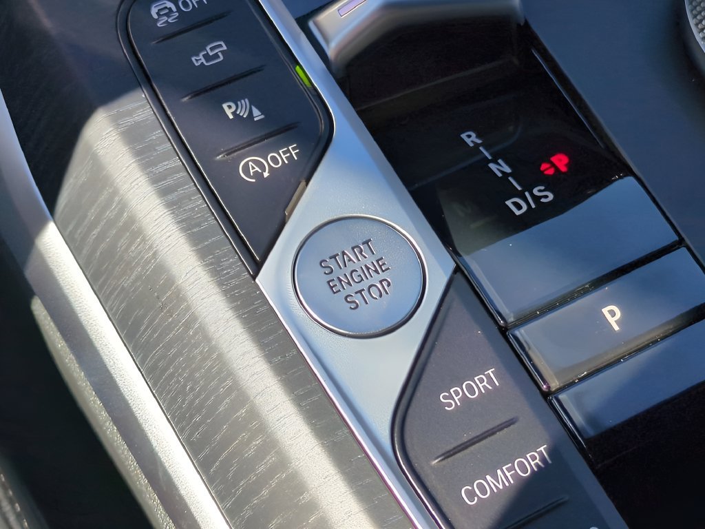 2026 BMW 3 Series 330i - Photo 24