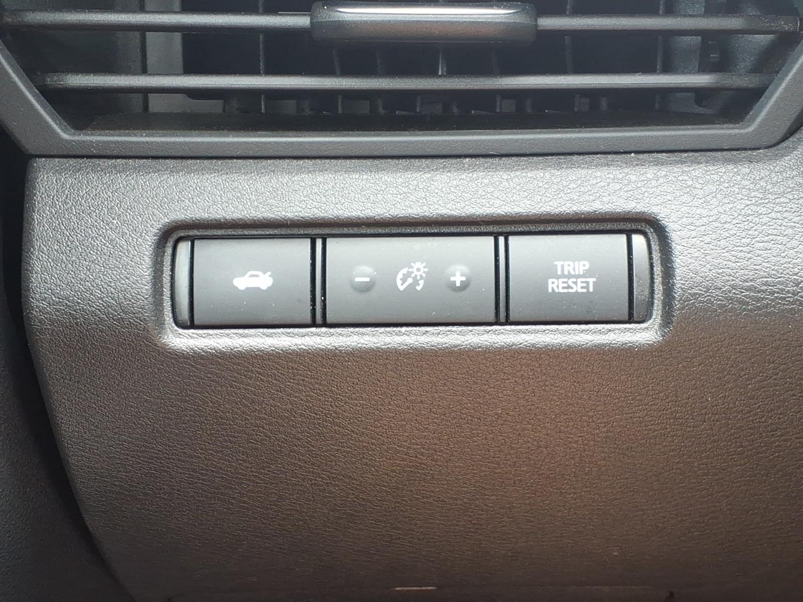 2023 Nissan Altima 2.5 SR White at G Motors