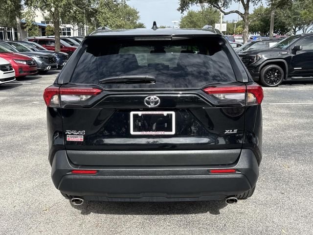 Used 2021 Black Toyota XLE Premium image 5