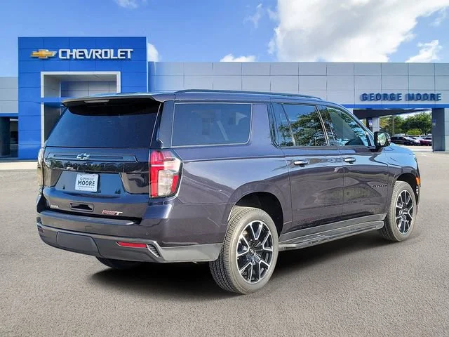 2022 Chevrolet Suburban RST - Photo 4