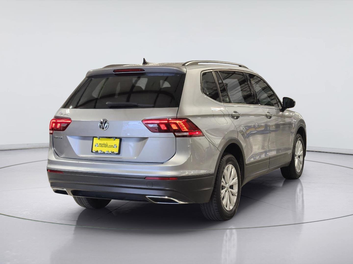 2020 Volkswagen Tiguan photo 7 of 32