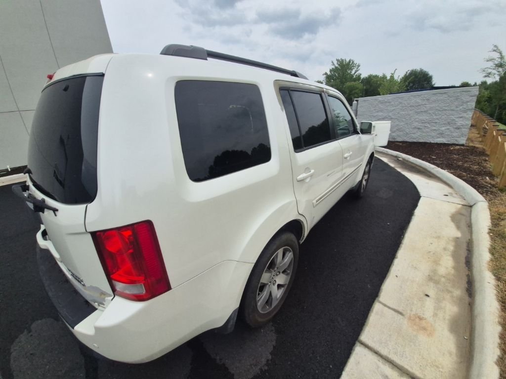 Used 2014 Taffeta White Honda Touring image 3