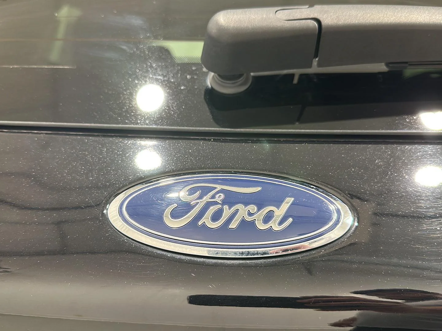 Used 2025 Agate Black Metallic Ford ST-Line image 28