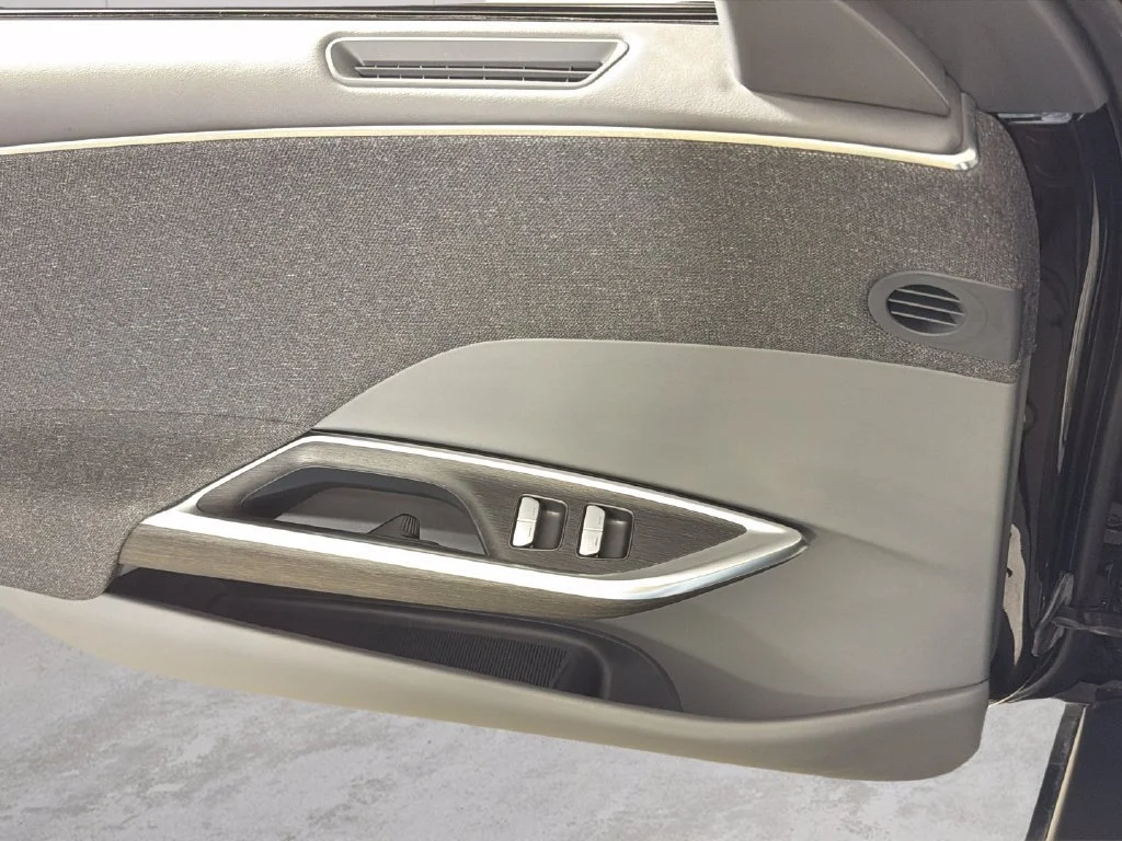 Used 2025  LUCID Pure image 28