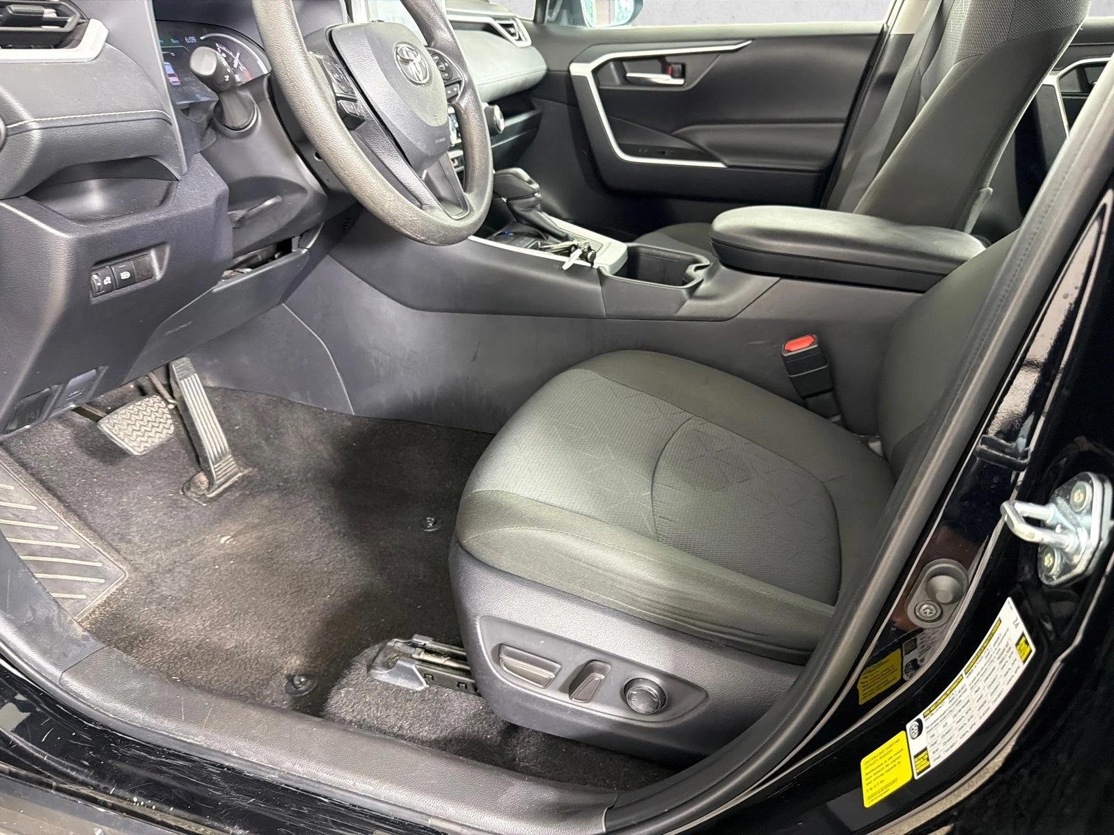Used 2025 Midnight Black Metallic Toyota XLE image 9