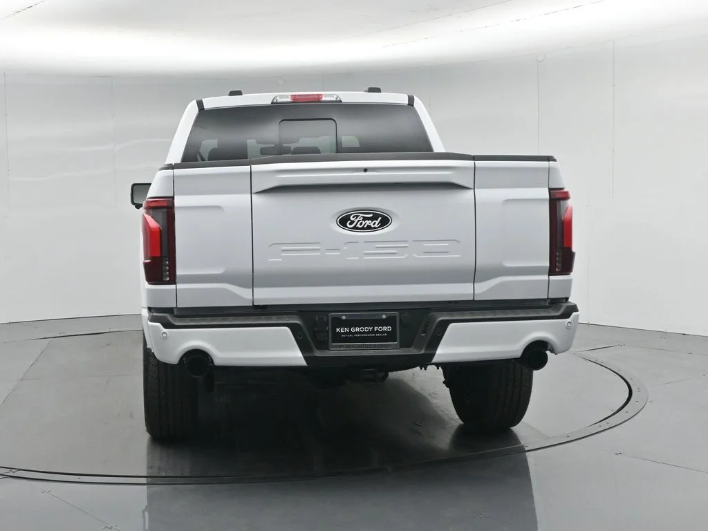 New 2026 Oxford White Ford Lariat image 30