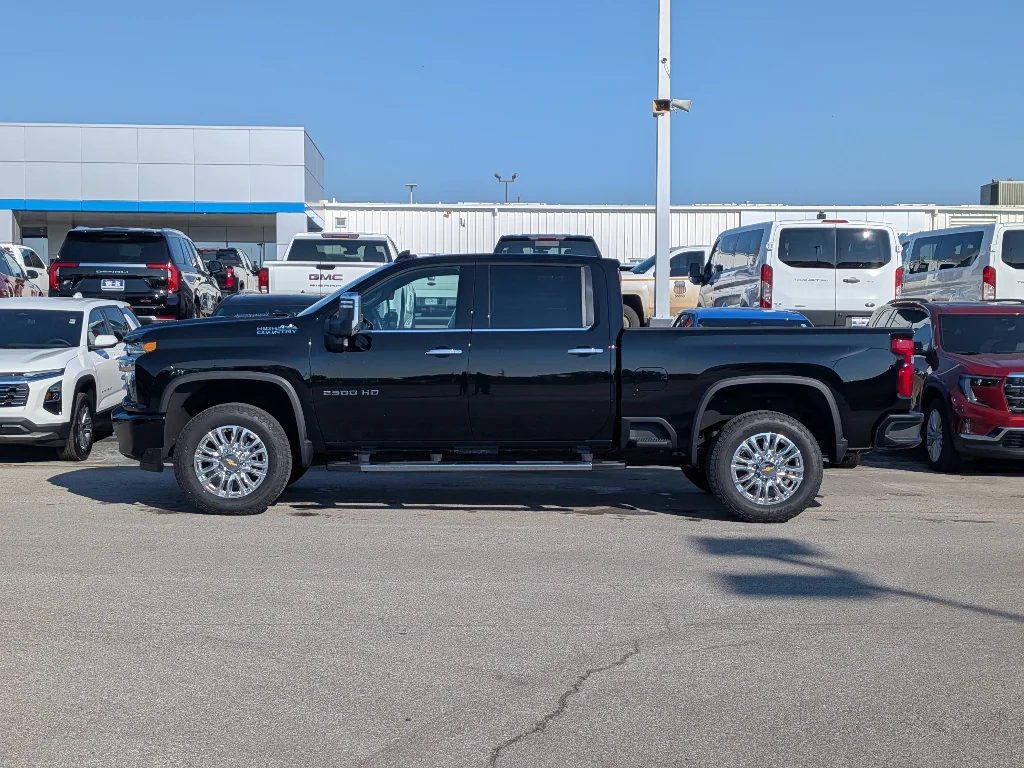 Used 2023 BLACK Chevrolet High Country image 7