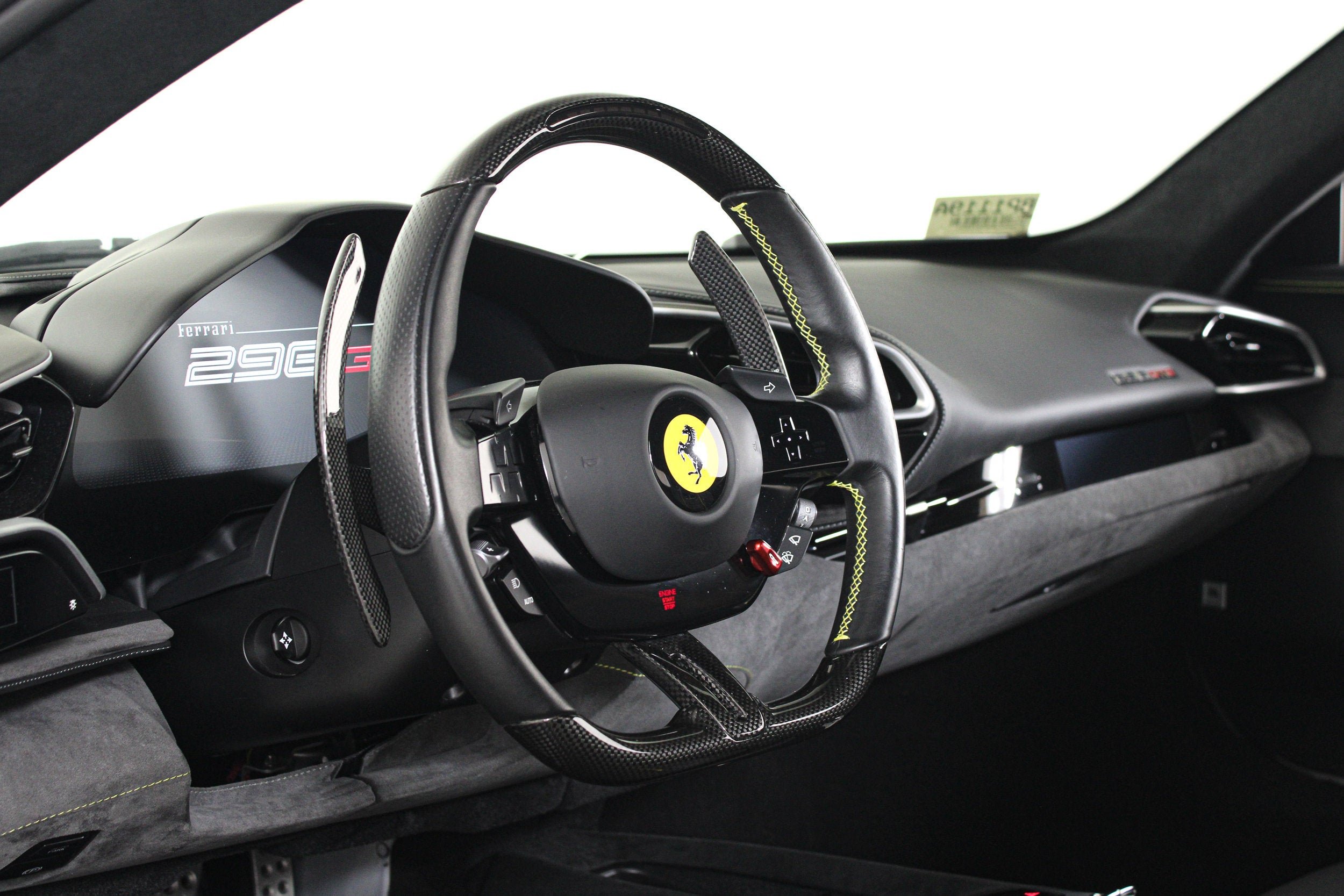 Used 2025 Bianco Cervino Ferrari  image 38