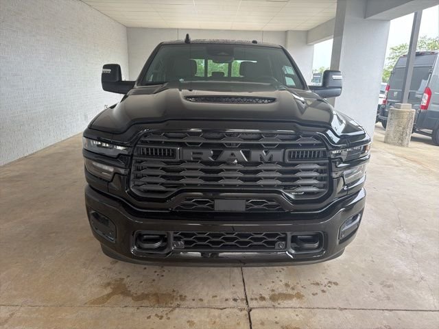 New 2026 Diamond Black Crystal Pearl-Coat Exterior Paint RAM Tradesman image 7