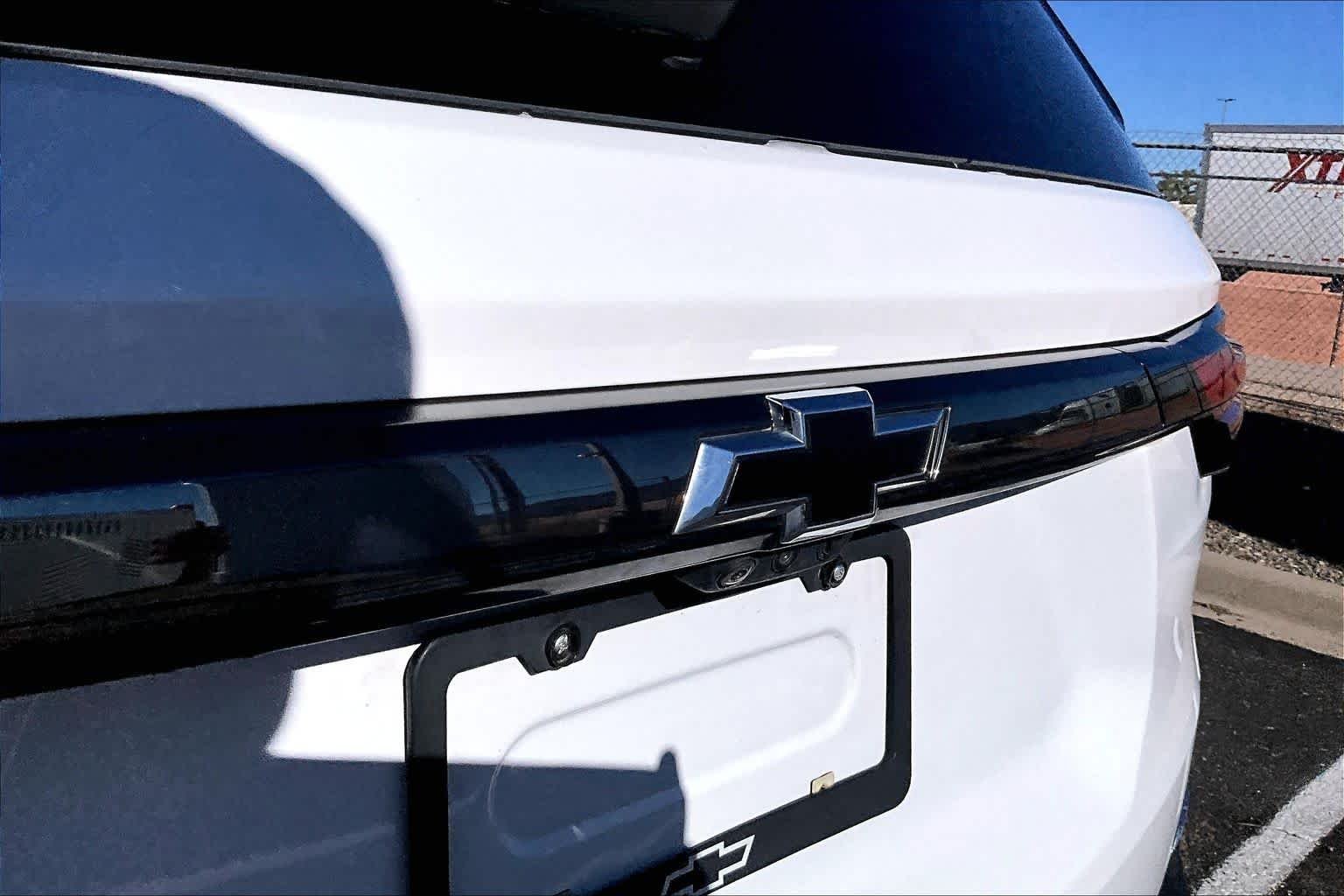 Used 2023 Summit White Chevrolet RS image 27