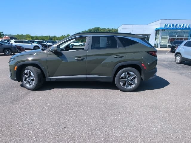 Used 2025  Hyundai SEL image 15