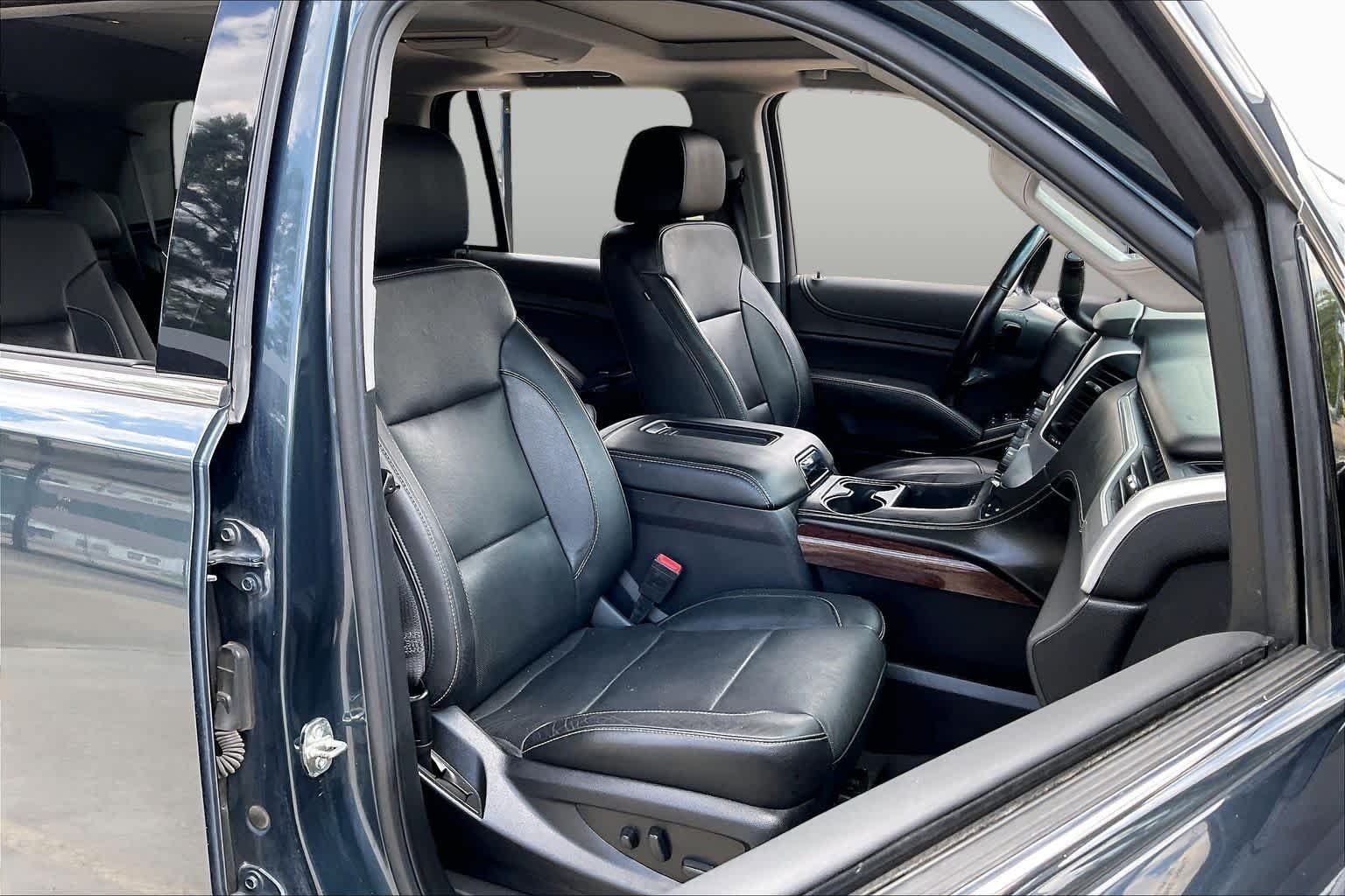 Used 2020 Dark Sky Metallic GMC SLT image 8