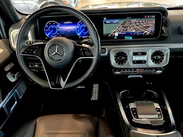 New 2026 MANUFAKTUR Deep Green Non-Metallic Mercedes-Benz G 580 image 28