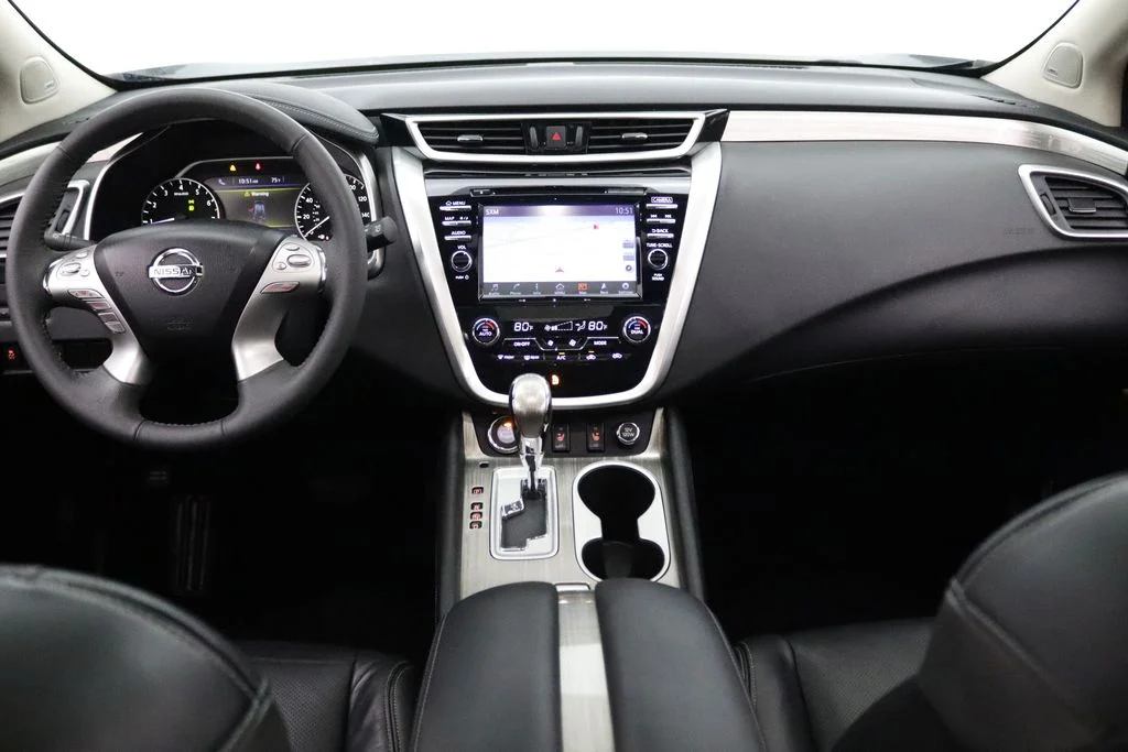 Used 2015 Gray Nissan SL image 21