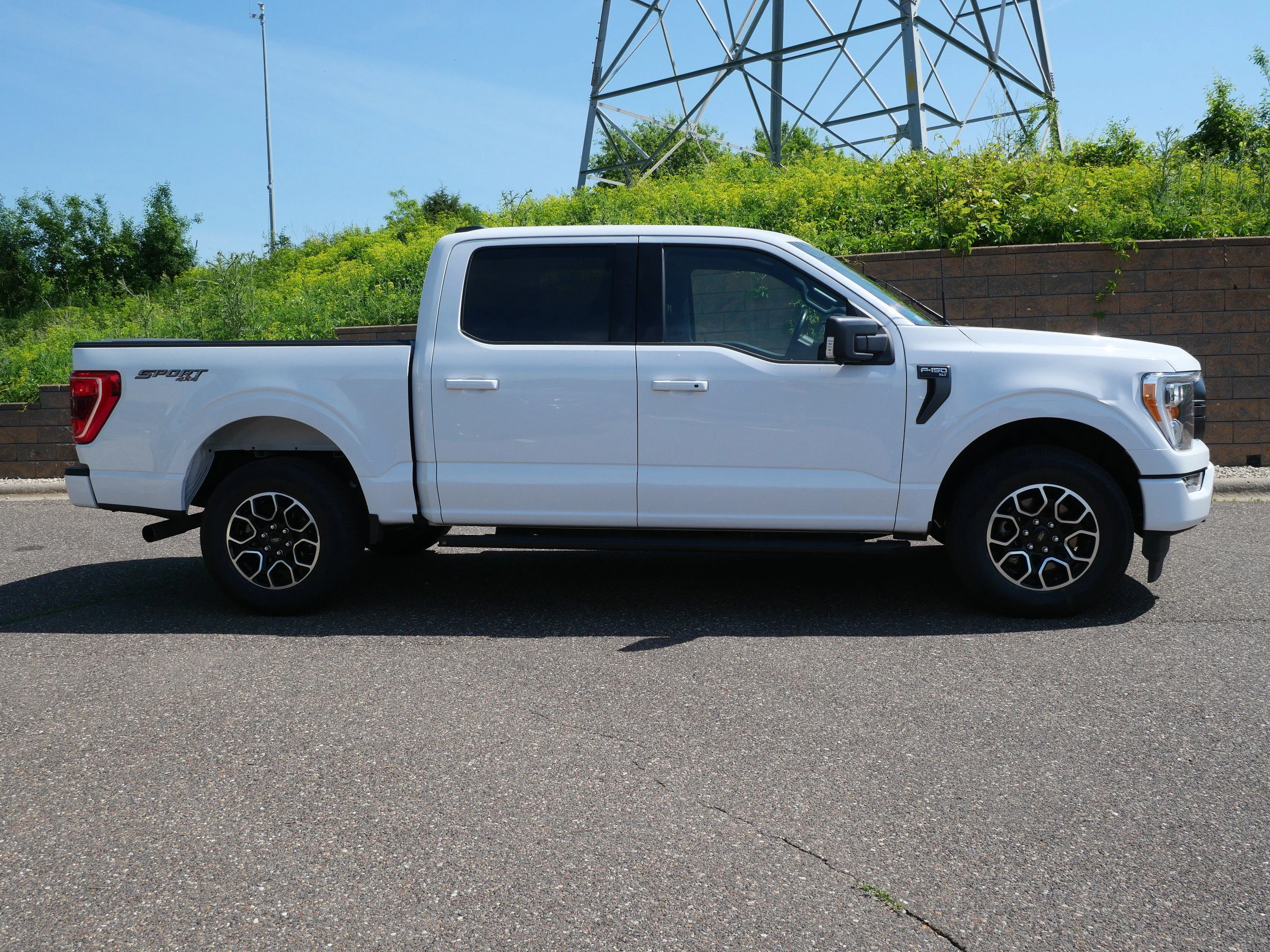 Certified Used 2024 Oxford White Clearcoat Ford XLT image 65