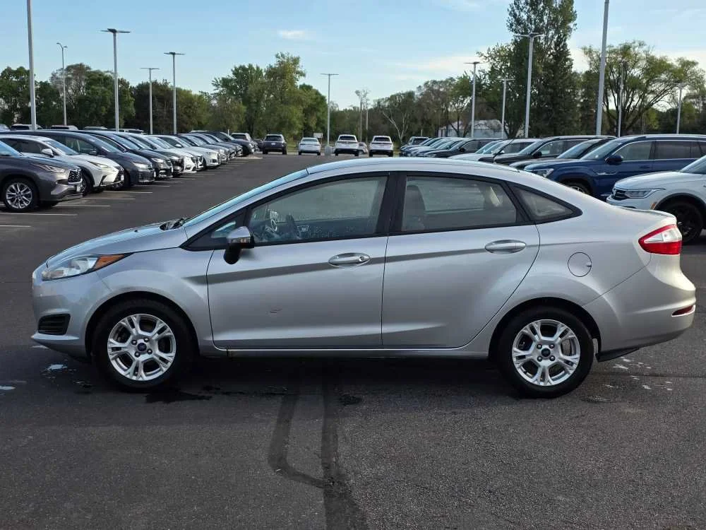 Used 2015 Ford Fiesta SE with VIN 3FADP4BJXFM146072 for sale in St. Cloud, Minnesota