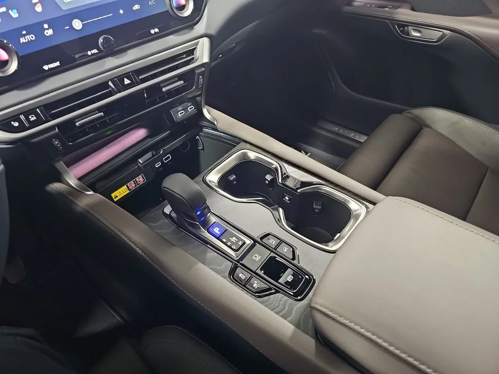 New 2026 Nori Green Pearl Lexus LUXURY image 24