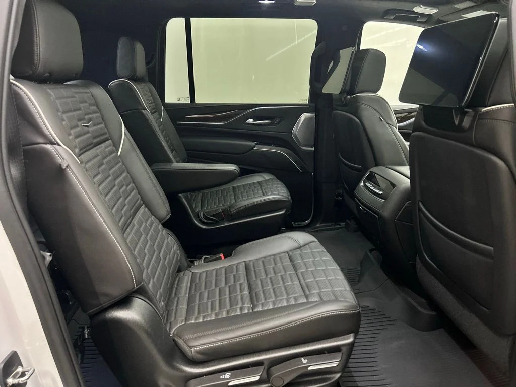 Used 2023 White Cadillac Premium Luxury Platinum image 18