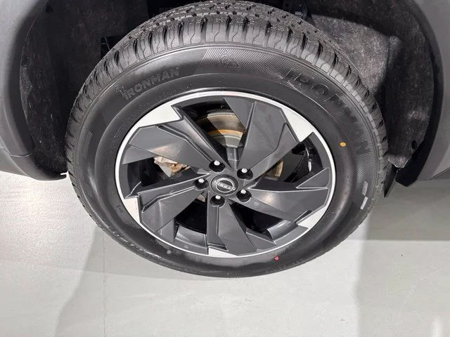 Used 2024 Gray Nissan SV image 11