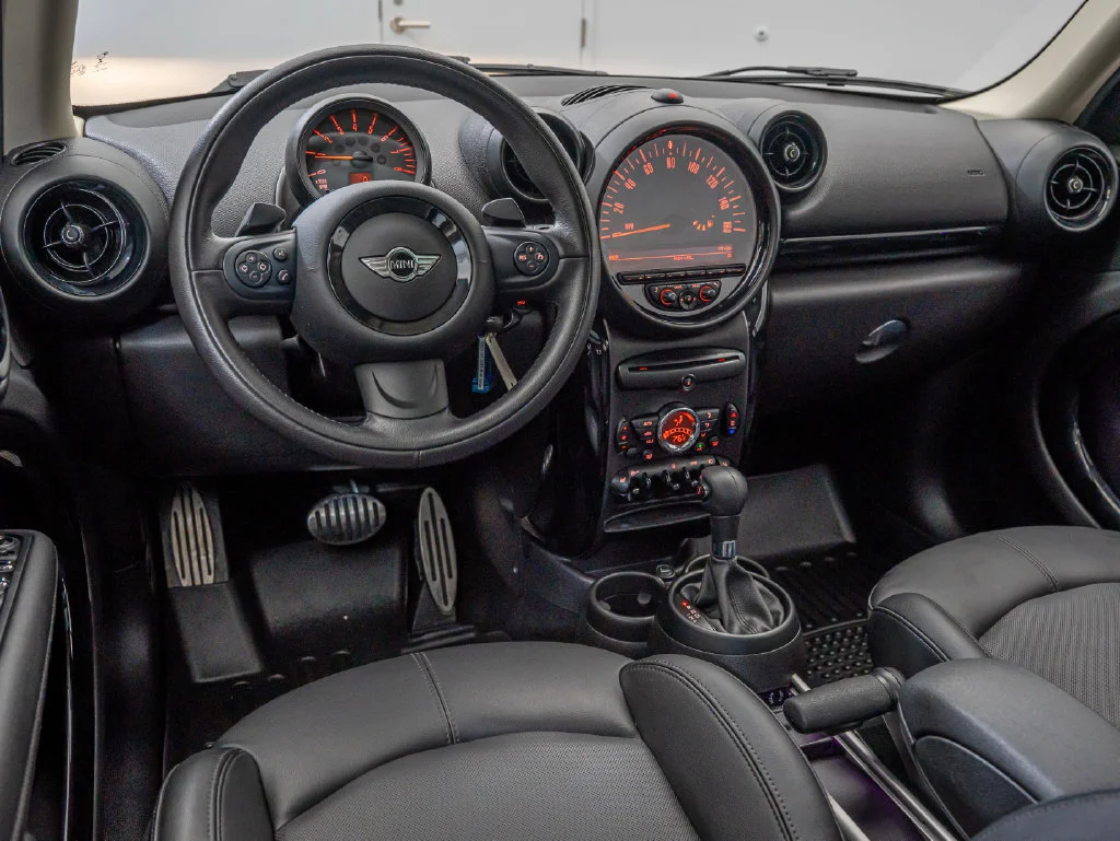 Used 2015 Blazing Red MINI  image 4