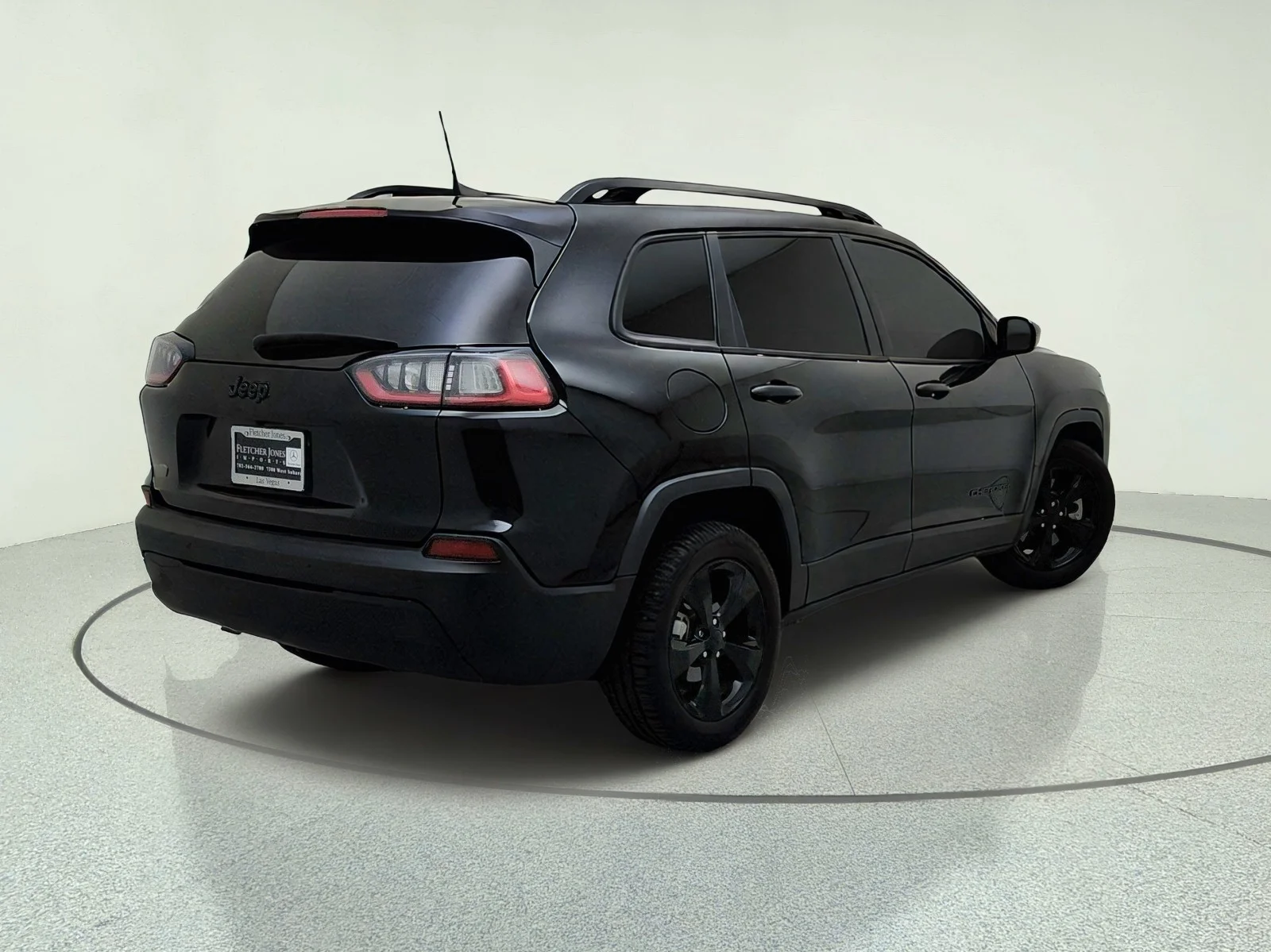 Used 2021 Diamond Black Crystal Pearlcoat Jeep Altitude image 9