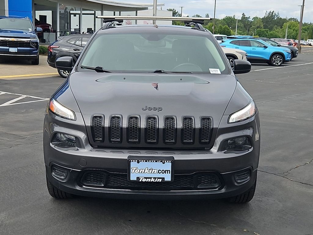 Used 2016 Granite Crystal Metallic Clearcoat Jeep Sport image 9