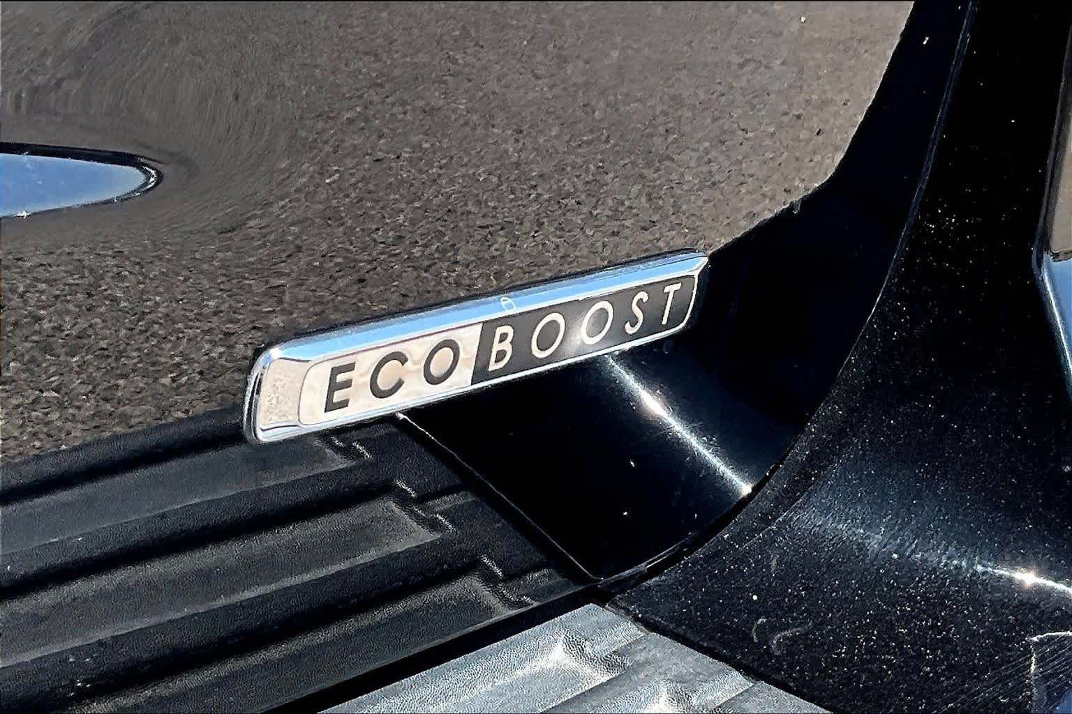 Used 2016 Black Velvet Lincoln Select image 9