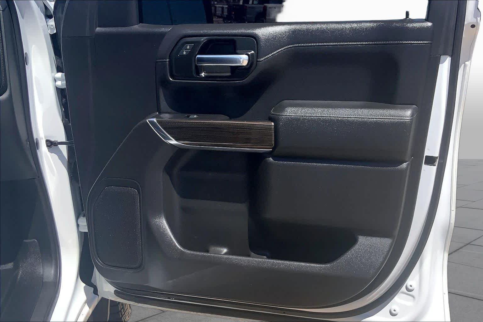 Used 2019 Summit White Chevrolet LT image 23