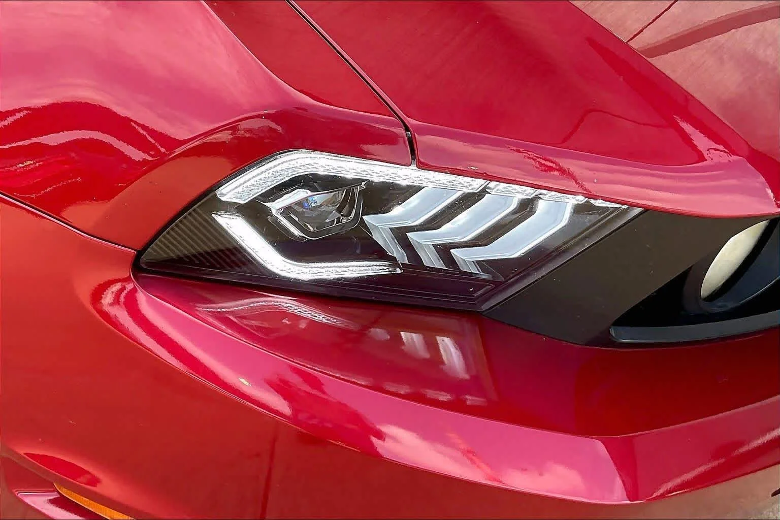 Used 2011 Red Candy Metallic Tinted Clearcoat Ford GT Premium image 22