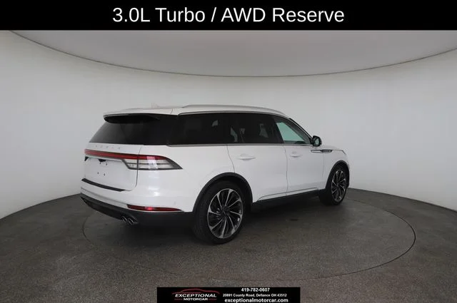 Used 2020 White Lincoln Reserve image 18