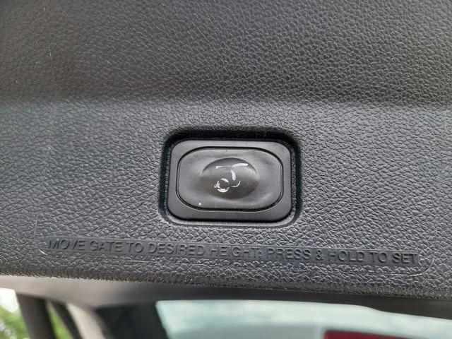 Used 2018 Silver Ford Limited image 13