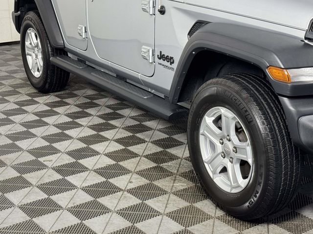 Used 2022 Silver Jeep Unlimited Sport S image 12
